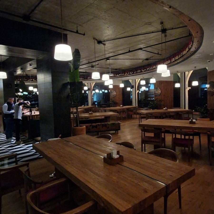 Aparthotel Holiday Lux 巴统 外观 照片