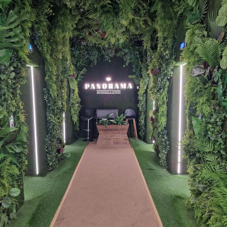 Aparthotel Holiday Lux 巴统 外观 照片
