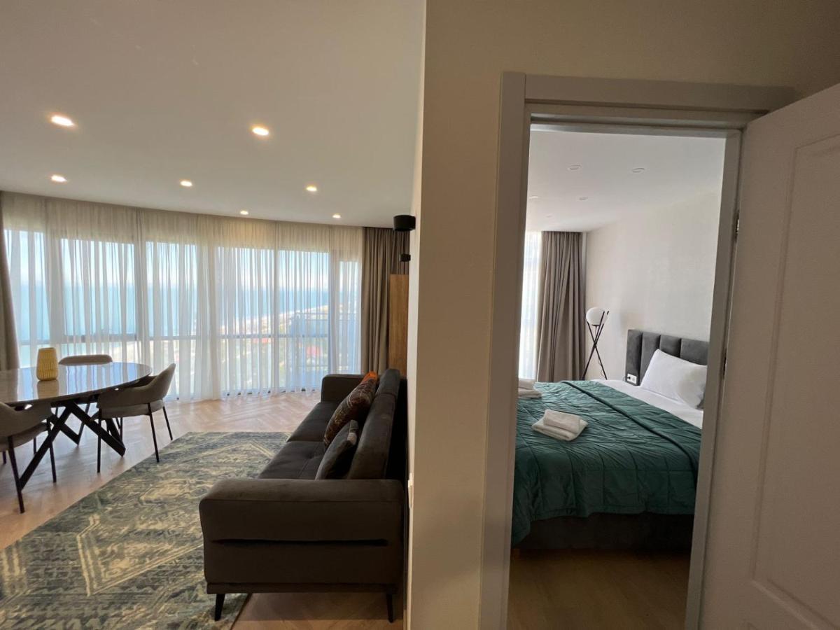 Aparthotel Holiday Lux 巴统 外观 照片