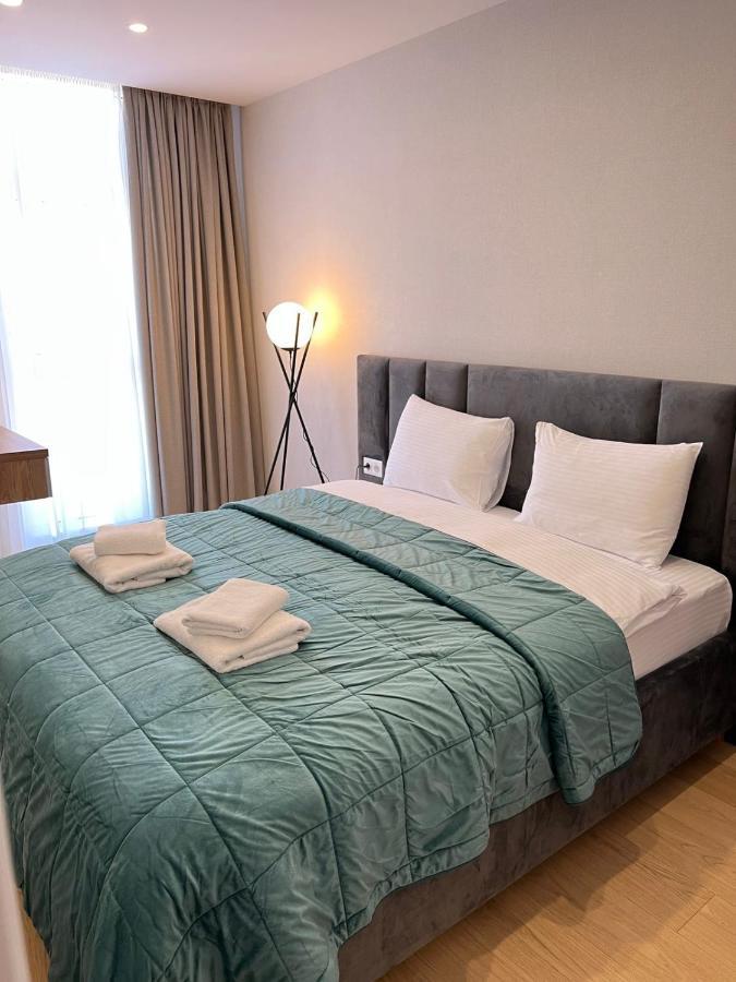 Aparthotel Holiday Lux 巴统 外观 照片