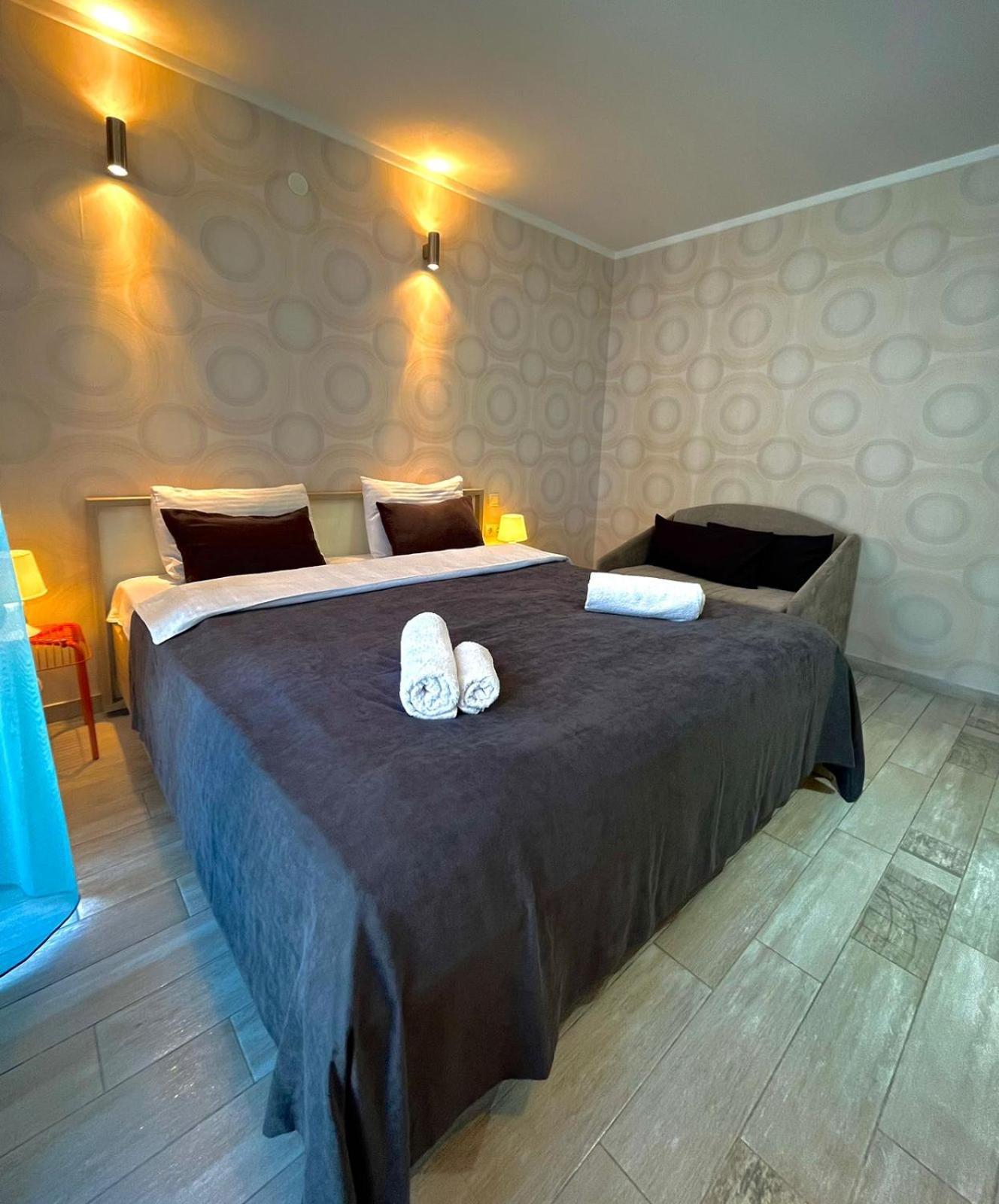 Aparthotel Holiday Lux 巴统 外观 照片