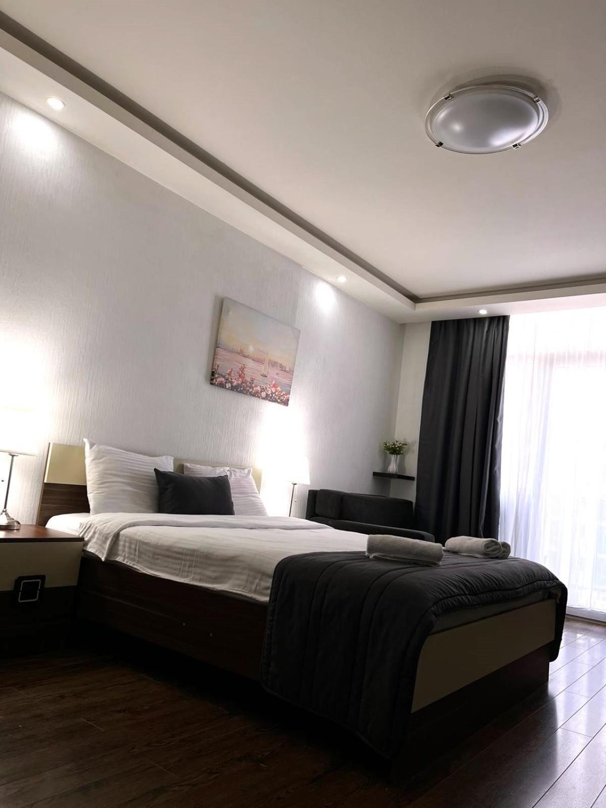 Aparthotel Holiday Lux 巴统 外观 照片