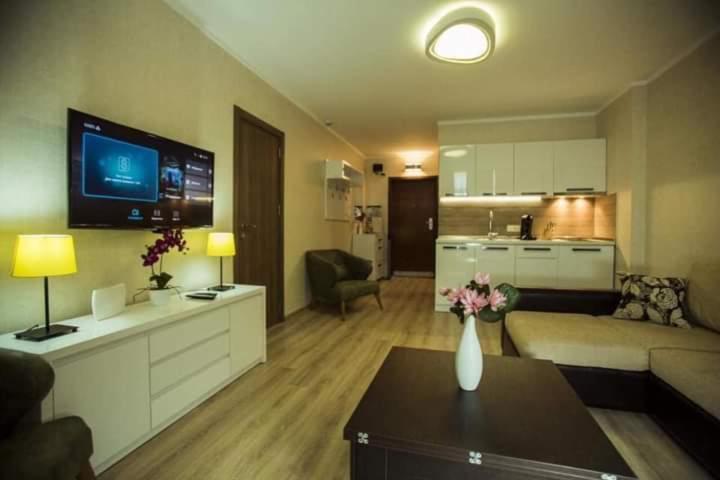 Aparthotel Holiday Lux 巴统 外观 照片