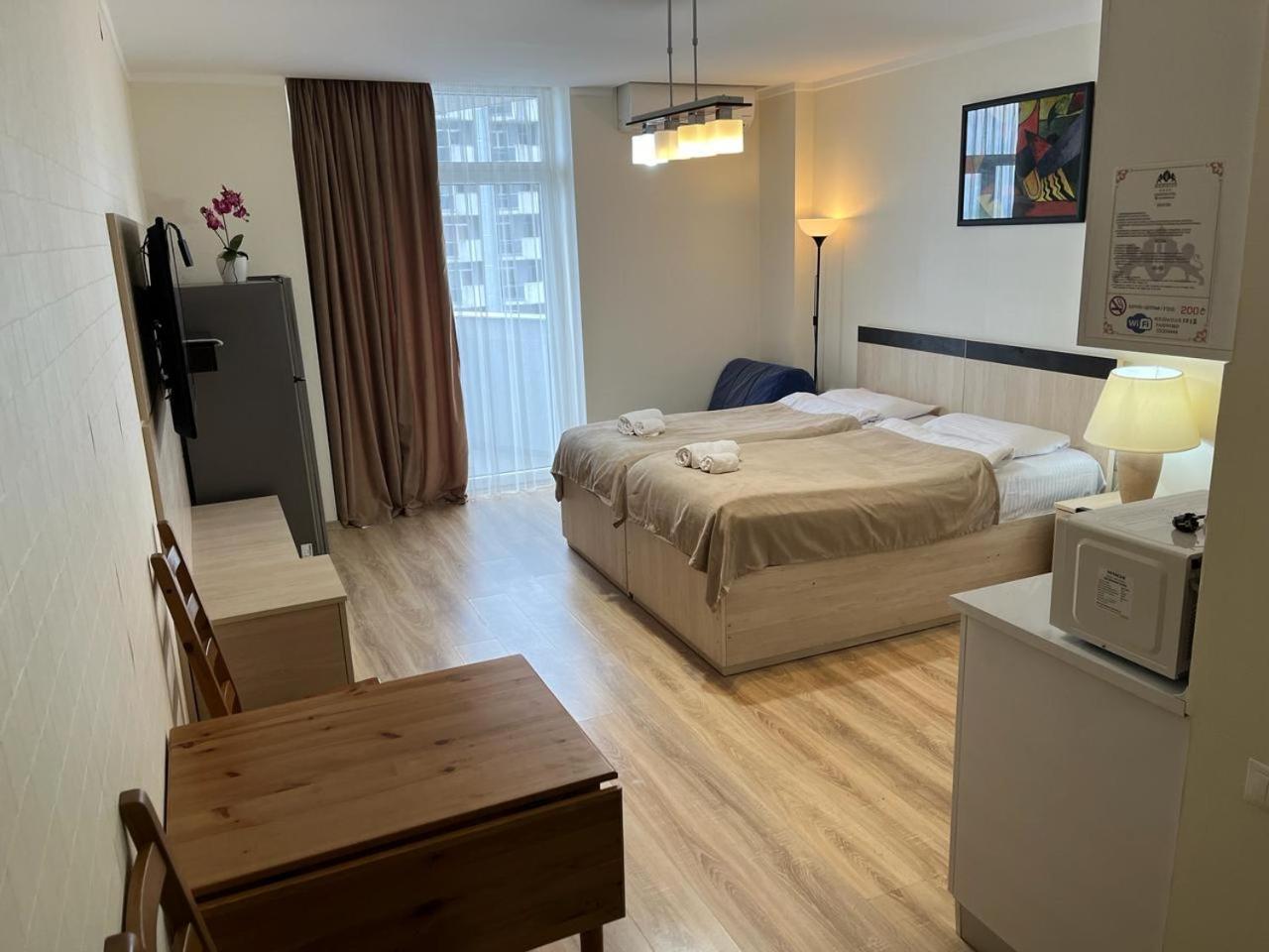 Aparthotel Holiday Lux 巴统 外观 照片